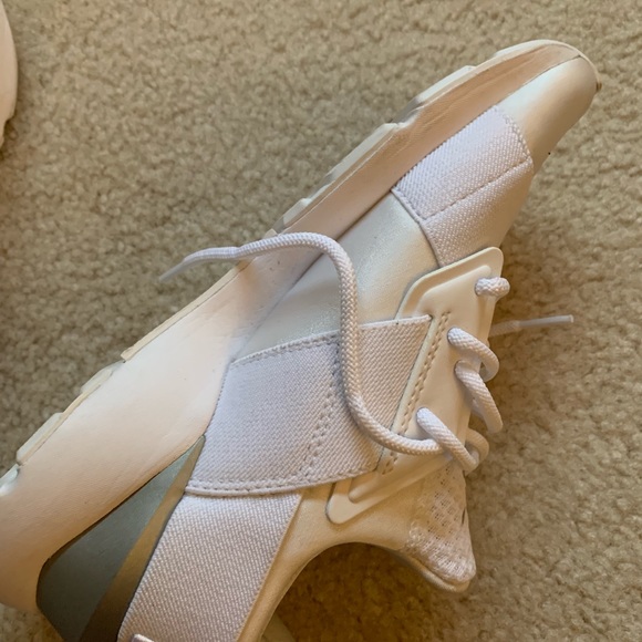 Shoes - Picture 6 of 7